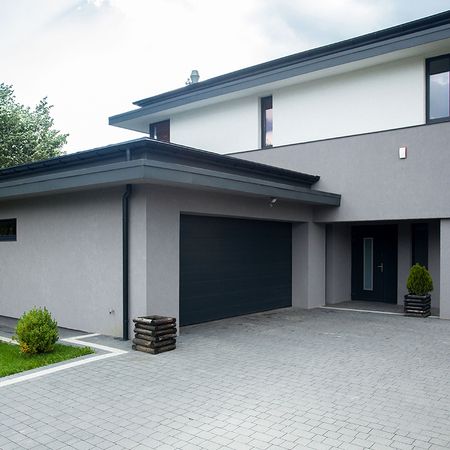 Outdoor painting and stucco